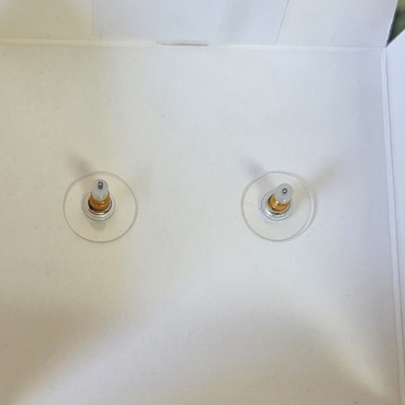 BETSEY JOHNSON New in Box Turtle post Stud Earrings Gold tone - Picture 4 of 8